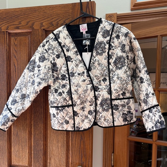 So Me Jackets & Blazers - So Me Black and White Floral Quilted Blazer, NWT